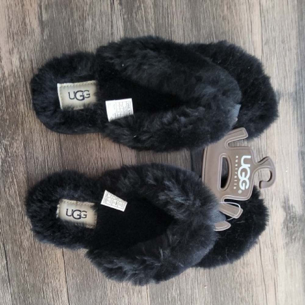 UGG Women's Black Fur Fluff Flip Flop Slippers